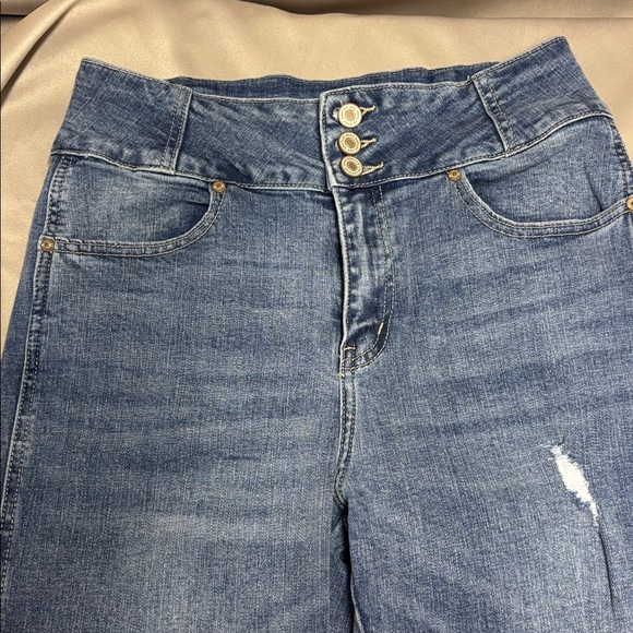 KanCan Miranda Distressed Ultra High Flare sz 28 - Picture 2 of 16